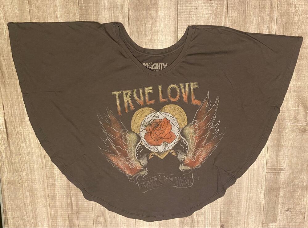 Vintage Y2K Mighty Fine “True Love Makes Me High” graphic tee